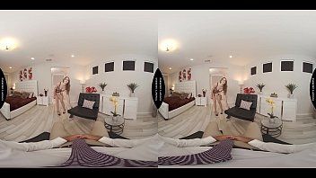play Irina tiene orgasmos y quiere una polla aceitosa en el coño de su vecino Alex
