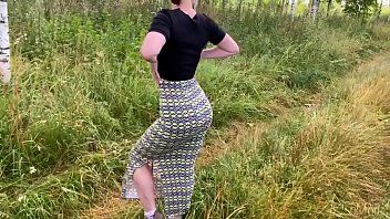 play do the fashion show on the green grass and then have sex with the photographer