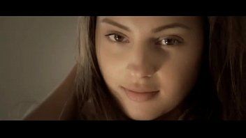play A puta adolescente faz filmes xxx, o nome dela é Adina