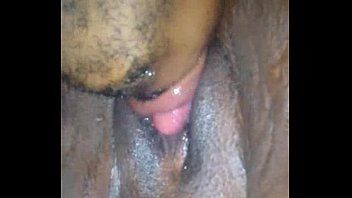 play Ele faz essas mulheres fazerem boquetes e depois as penetra muito sensualmente