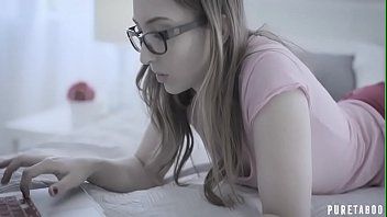 play Ragazza troia con grandi seni che vuole riceverlo sensualmente dal suo ragazzo perché