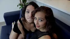 play Latynoskie amatorskie trio uwalnia energię seksualną
