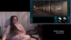 play Fata Gamer Royal Tower Naked expune țâțe mari și corp tatuat