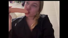 play Big Ass Teen probeert voor het eerst anale vingers - zelfgemaakte verificatievideo